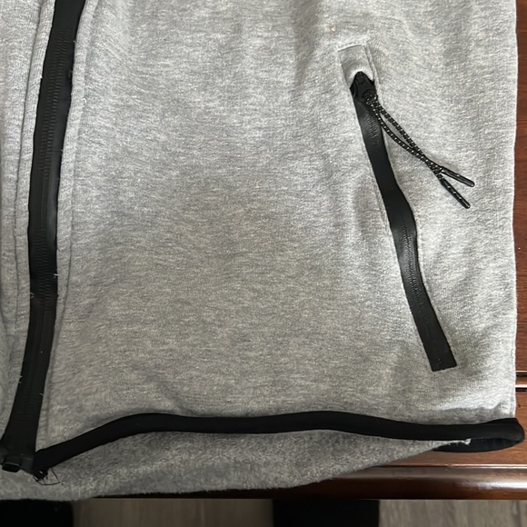 Grey Tracksuit Size L - Picture 7 of 16